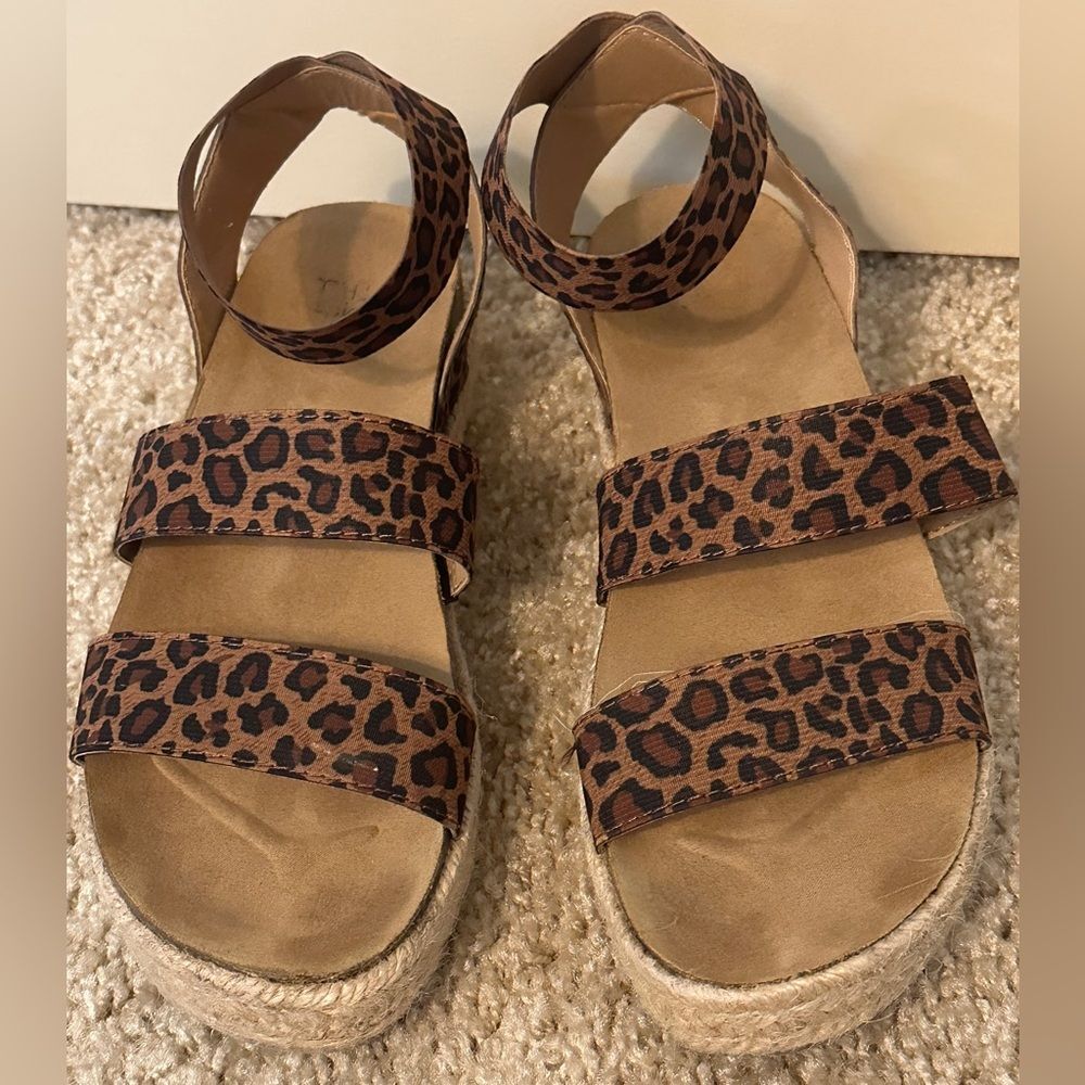 Time & Tru Walmart Leopard Platform Espadrilles Sandals Women's Size 7